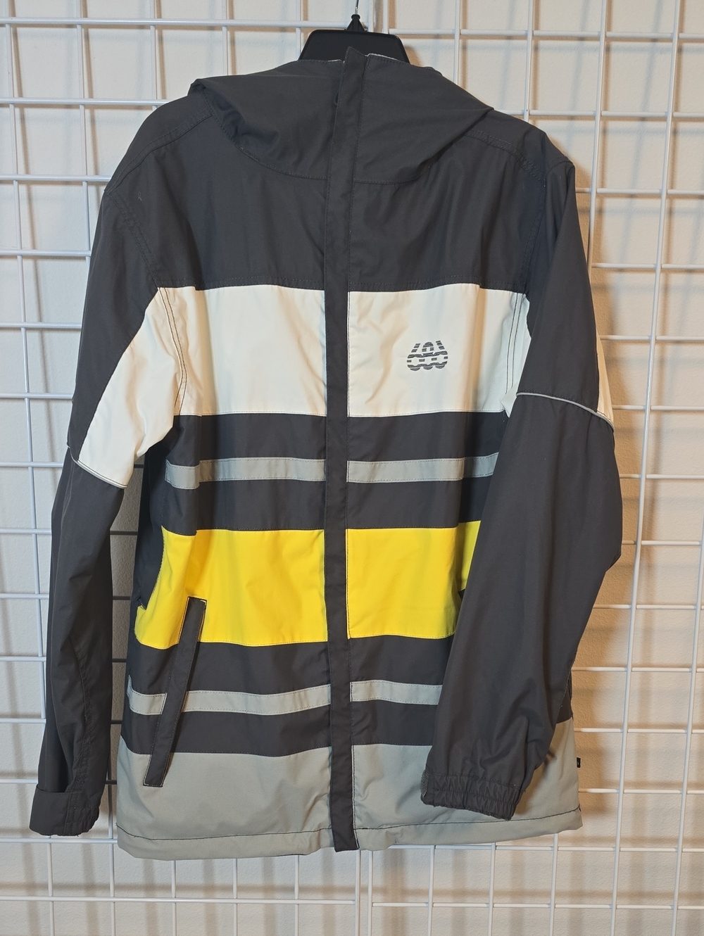 686 Men's Ski Jacket Gray White Yellow InfiDry Mannual Size Large